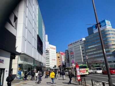 池袋の街並みの写真
