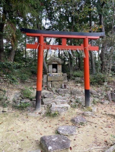 鏑射山山頂のエリア